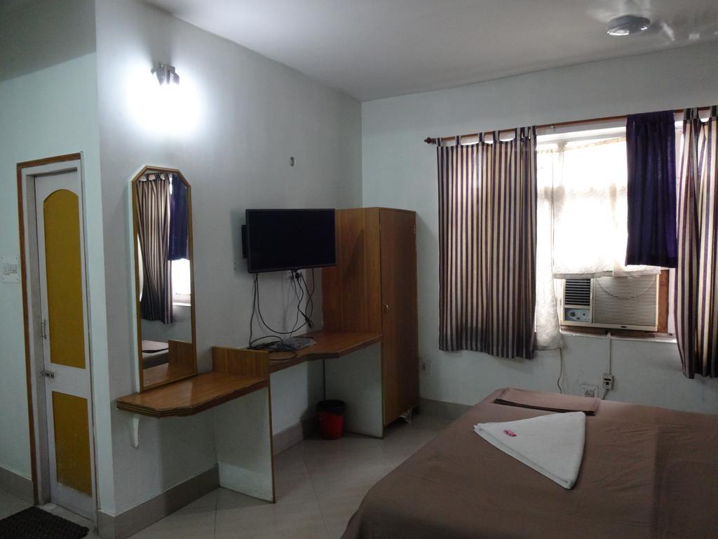 Ajatsatru Hotel Gaya Habitación foto