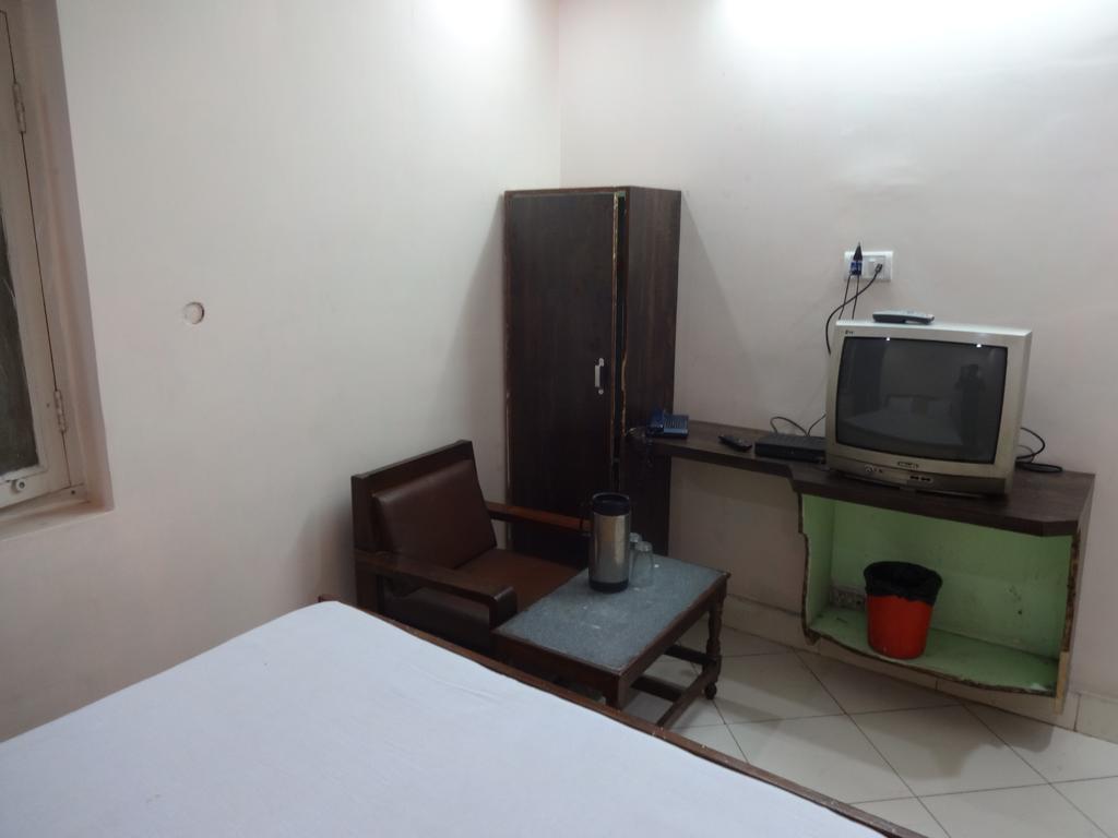Ajatsatru Hotel Gaya Habitación foto
